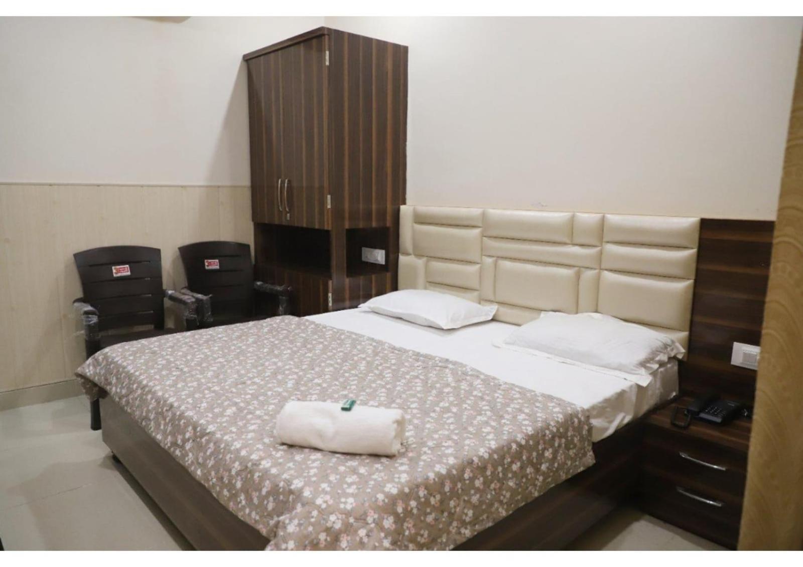 Rk Lodge 阿姆利则 外观 照片