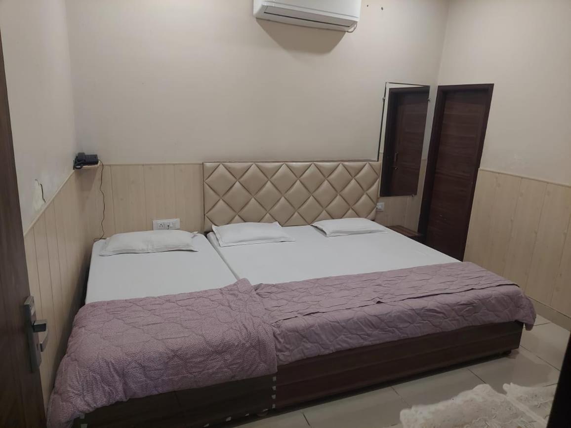 Rk Lodge 阿姆利则 外观 照片